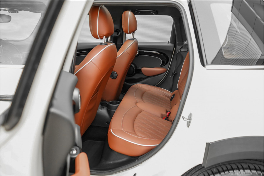 MINI 5-deurs 2.0 Cooper S John Cooper Works Pano ACC Leder Camera Stoelverw