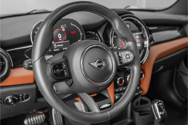 MINI 5-deurs 2.0 Cooper S John Cooper Works Pano ACC Leder Camera Stoelverw