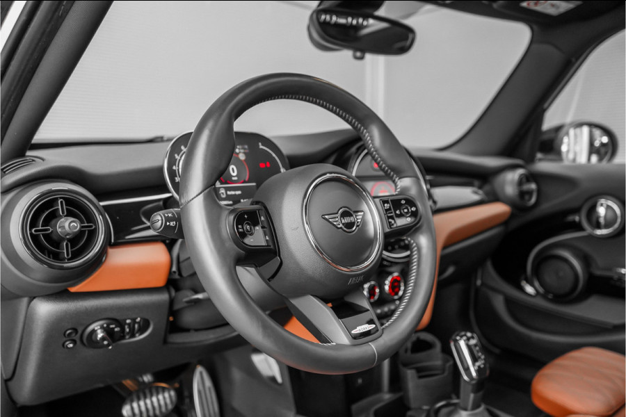 MINI 5-deurs 2.0 Cooper S John Cooper Works Pano ACC Leder Camera Stoelverw