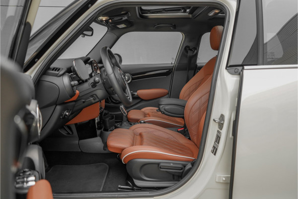 MINI 5-deurs 2.0 Cooper S John Cooper Works Pano ACC Leder Camera Stoelverw