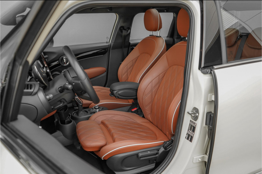 MINI 5-deurs 2.0 Cooper S John Cooper Works Pano ACC Leder Camera Stoelverw