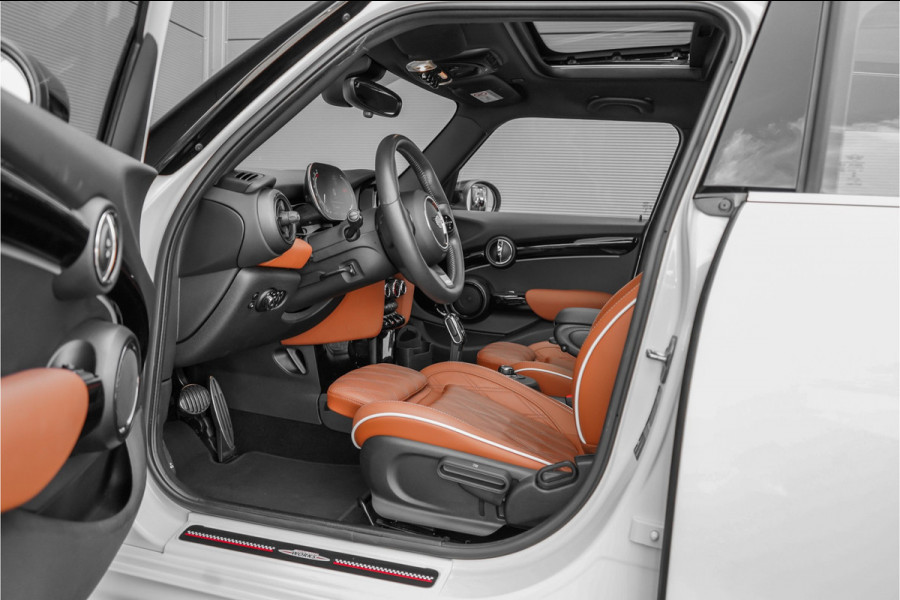 MINI 5-deurs 2.0 Cooper S John Cooper Works Pano ACC Leder Camera Stoelverw