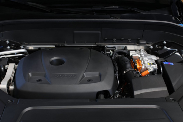 Volvo XC90 2.0 T8 Plug-in hybrid AWD Plus Bright *Pano*H/K*360 Camera*Head-Up*