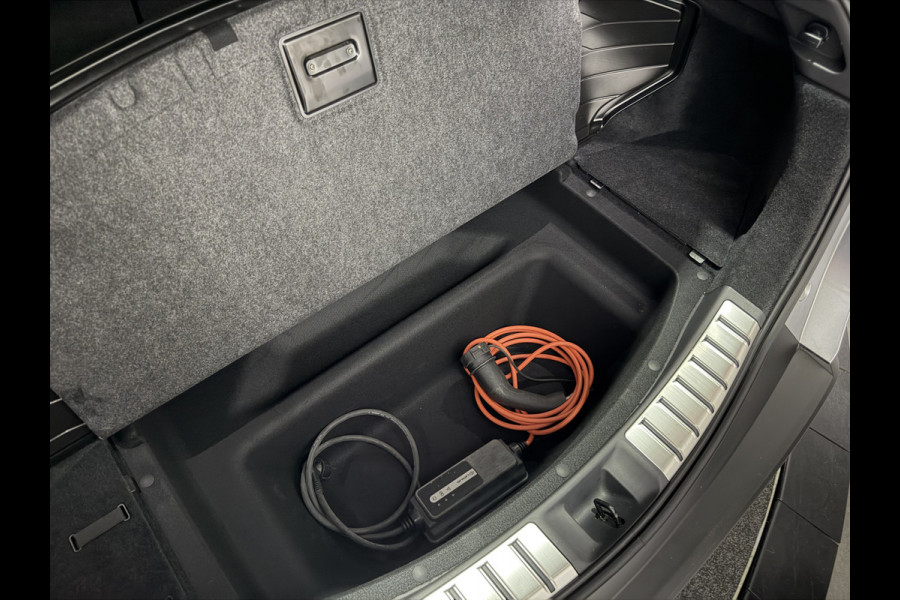 Lexus RZ 450e Executive Line 71 kWh | Leder interieur | Stoelen gekoeld & verwarmd | LMV 20" | Soh (batterijcheck) Waarde 97,9 %
