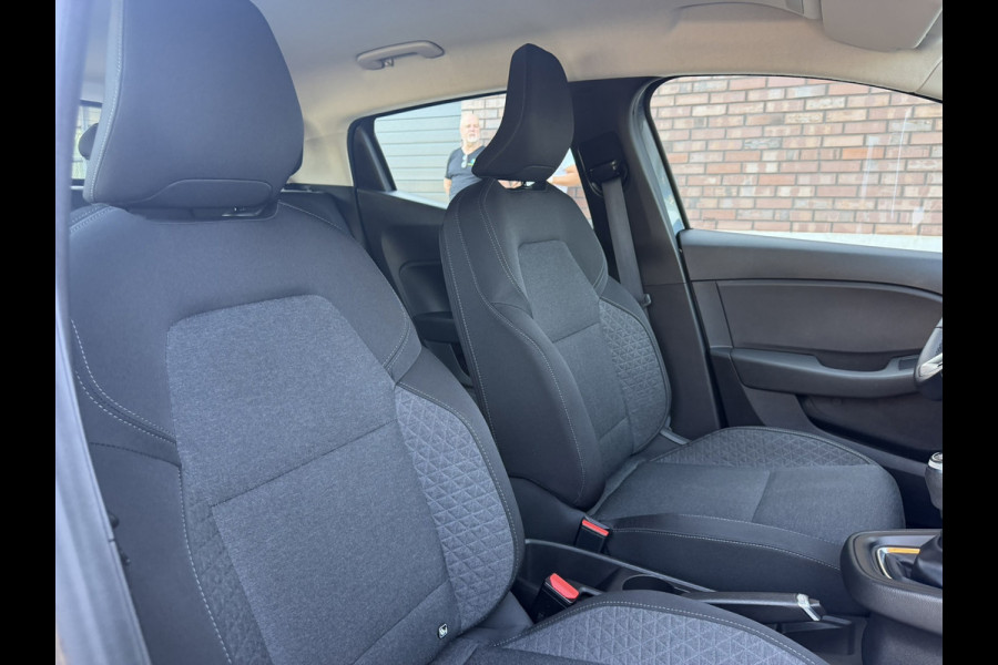 Renault Clio 1.0 TCe / Navigatie / Apple CarPlay - Android / 1e Eigenaar / ALL-Season banden / Cruise Control / PDC met optische w