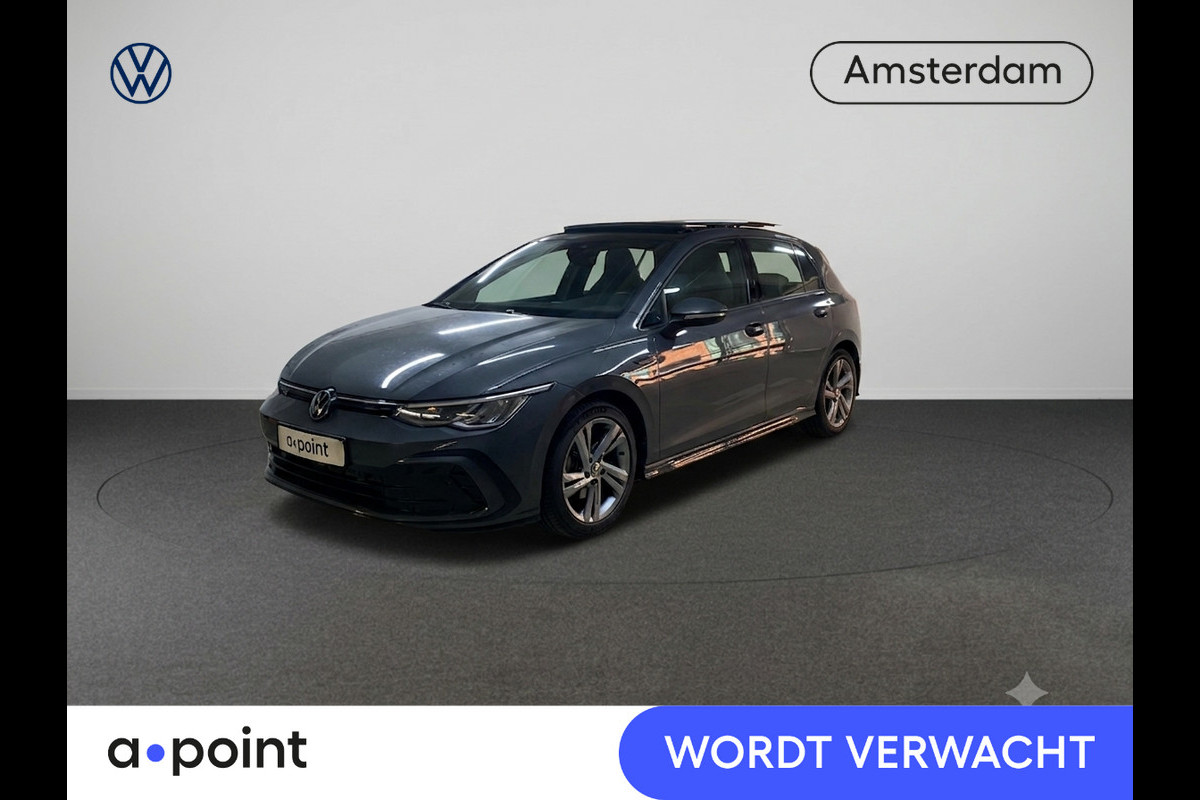 Volkswagen Golf 1.5 eTSI R-Line 130 pk Automaat (DSG) | Navigatie | Panoramadak | Trekhaak (wegklapbaar) | Parkeersensoren | R-Line |