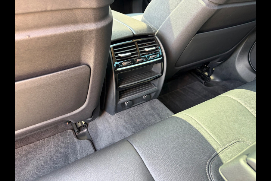 BMW 5 Serie 530i xDrive High Executive|Schuifdak|Memory|Trekhaak|