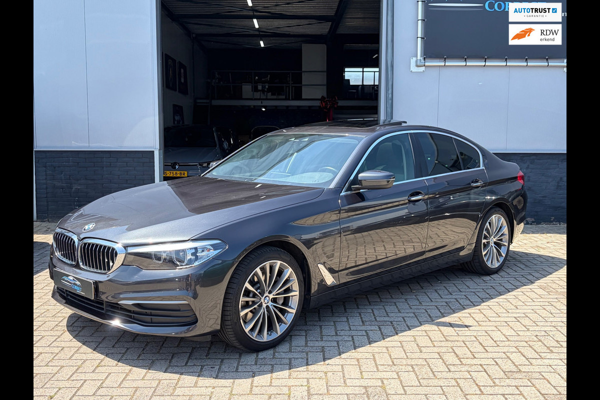 BMW 5 Serie 530i xDrive High Executive|Schuifdak|Memory|Trekhaak|