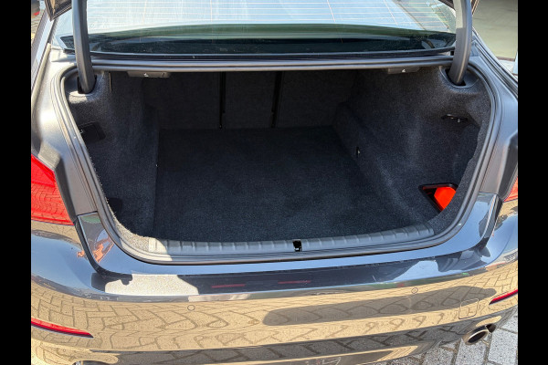 BMW 5 Serie 530i xDrive High Executive|Schuifdak|Memory|Trekhaak|