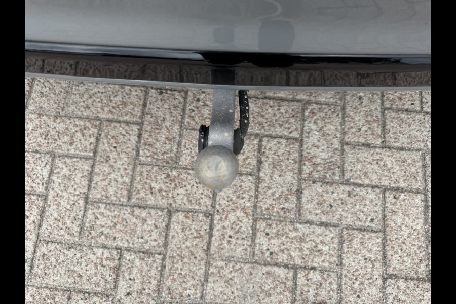 Ford Kuga Plug-In Hybrid ST-Line X TREKHAAK! PANODAK! TECHPACK! WINTERPACK