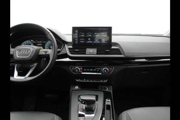 Audi Q5 50 TFSI e quattro S Line PHEV 300pk Dealer O.H | Trekhaak Af Fabriek | 360 Camera | Adaptive Cruise | Head Up | Lederen Stoelen Memory & Verwarmd | Blis | Keyless | Navigatie | Virtual | DAB | 19"L.M | Plug In Hybrid |