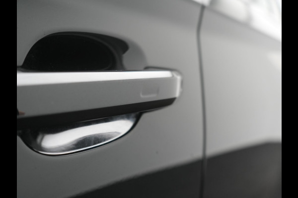 Audi Q5 50 TFSI e quattro S Line PHEV 300pk Dealer O.H | Trekhaak Af Fabriek | 360 Camera | Adaptive Cruise | Head Up | Lederen Stoelen Memory & Verwarmd | Blis | Keyless | Navigatie | Virtual | DAB | 19"L.M | Plug In Hybrid |