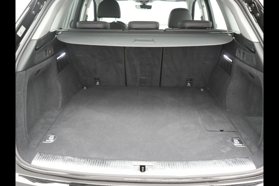 Audi Q5 50 TFSI e quattro S Line PHEV 300pk Dealer O.H | Trekhaak Af Fabriek | 360 Camera | Adaptive Cruise | Head Up | Lederen Stoelen Memory & Verwarmd | Blis | Keyless | Navigatie | Virtual | DAB | 19"L.M | Plug In Hybrid |