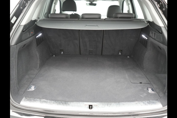 Audi Q5 50 TFSI e quattro S Line PHEV 300pk Dealer O.H | Trekhaak Af Fabriek | 360 Camera | Adaptive Cruise | Head Up | Lederen Stoelen Memory & Verwarmd | Blis | Keyless | Navigatie | Virtual | DAB | 19"L.M | Plug In Hybrid |