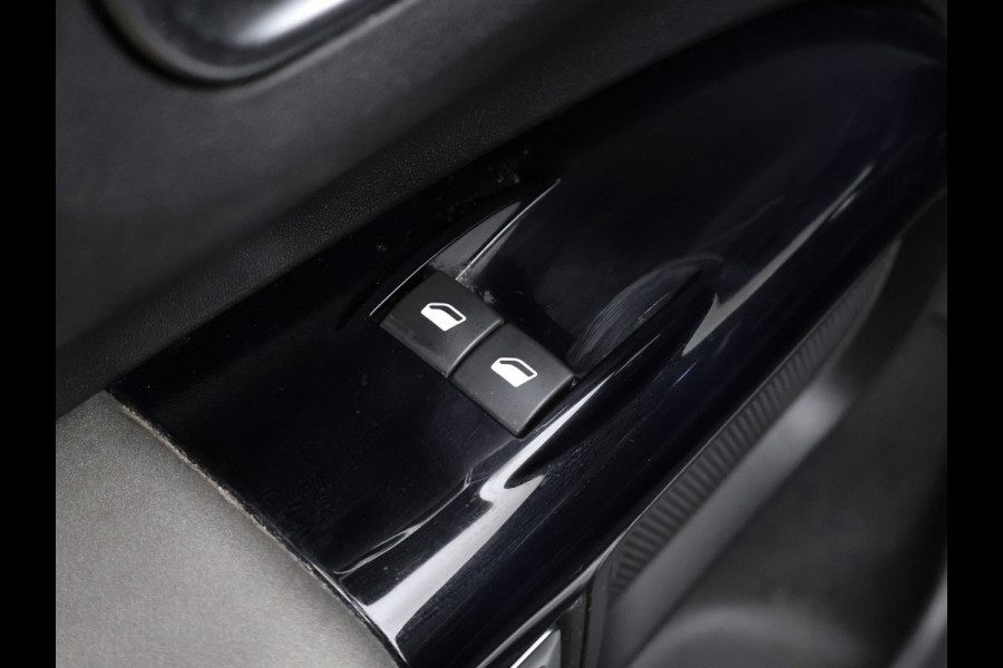 Citroën C4 Cactus 1.2 PureTech Shine (PANORAMADAK,APPLE CARPLAY,STOELVERWARMING,NAVI,CAMERA,LANE ASSIST,LED,CRUISE,NETTESTAAT)