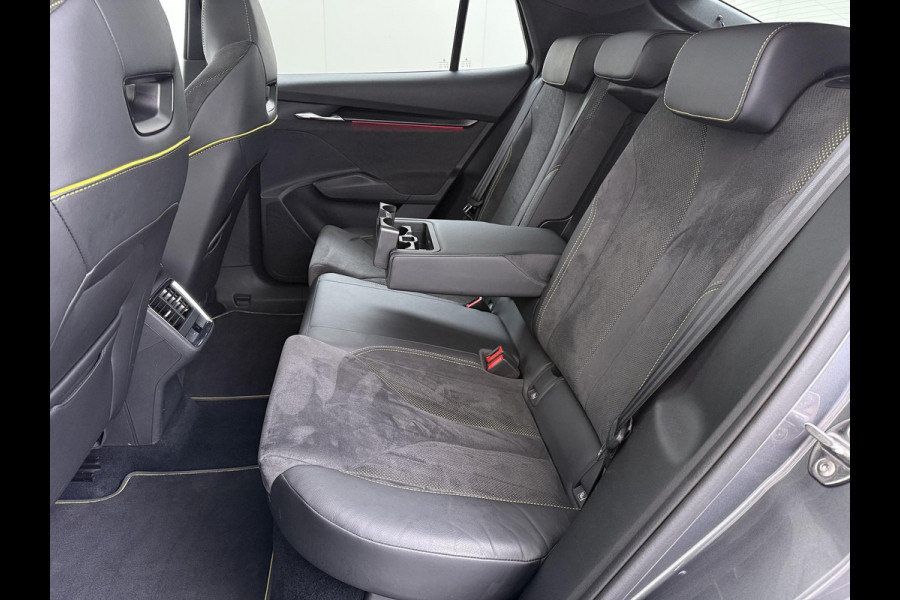 Škoda ENYAQ Coupé iV 80 RS SOH 89% |ELEK. ACHTERKLEP| PANO| ELEK. STOEL MET MEMORY| NET ONDERHOUD GEHAD RIJKLAAR| RS KUIPSTOELEN| DODE HOEK SENSOR| CAMERA| STOEL + STUURVERWARMING|