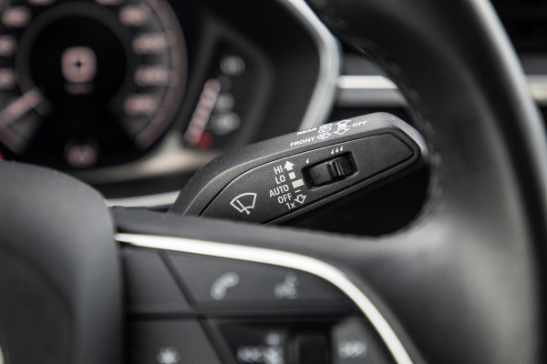 Audi Q3 Sportback 45 TFSI e Edition ADAPTIVE CRUISE  / CARPLAY / DEALER ONDERHOUDEN / AUTOMAAT