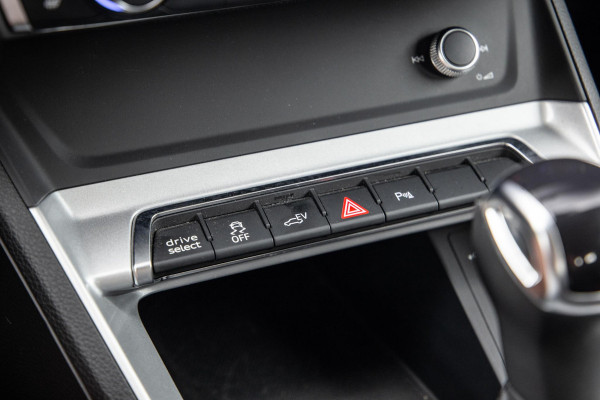 Audi Q3 Sportback 45 TFSI e Edition ADAPTIVE CRUISE  / CARPLAY / DEALER ONDERHOUDEN / AUTOMAAT