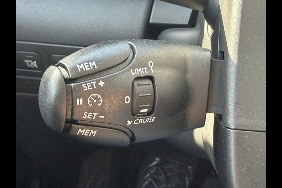 Citroën C3 Aircross 110pk Shine (Trekhaak - Camera - Grip Controle - Automatische Airco - Navigatie - LED - Apple Carplay)