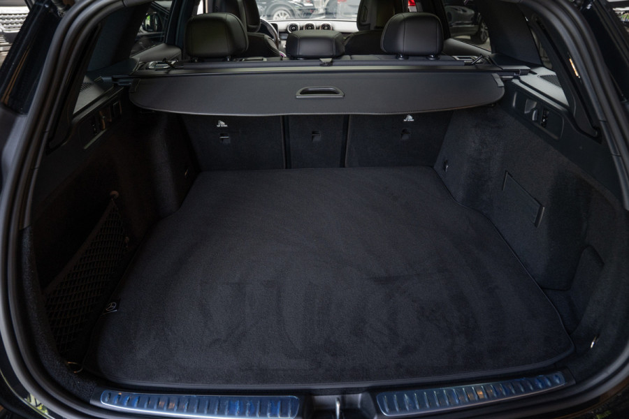 Mercedes-Benz C-Klasse Estate 180 AMG Line Panodak Leer 360° Memory Distronic+ Matrix Laser Navi LED Nightpack Elektr. trekhaak PTS Ambient Plus Elekt. achterklep LM velgen BTW auto!