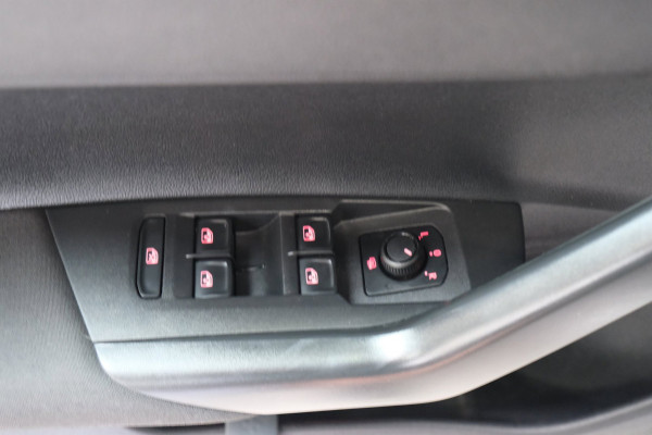 Volkswagen Polo 1.0 TSI Comfortline R-Line - N.A.P. Airco, Cruise, Virtual display, Carplay.