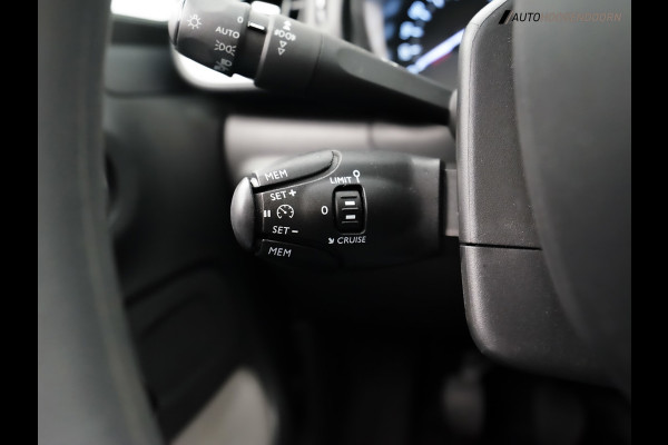 Citroën C3 1.2 PureTech Red & white edition (APPLE CARPLAY,NAVIGATIE,PARKEERSENSOREN,COMFORT-STOELEN,LED VERLICHTING,NIEUWE APK)