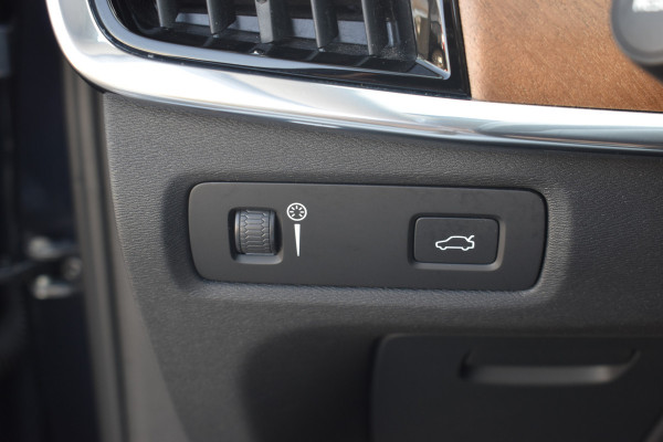 Volvo S90 T4 190PK Inscription Luxury | Trekhaak | BLIS | 360 Camera | Stoel Verwarm. V+A | Pano |