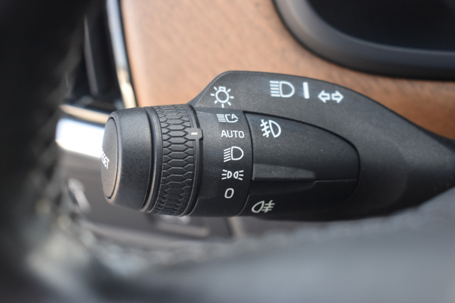 Volvo S90 T4 190PK Inscription Luxury | Trekhaak | BLIS | 360 Camera | Stoel Verwarm. V+A | Pano |