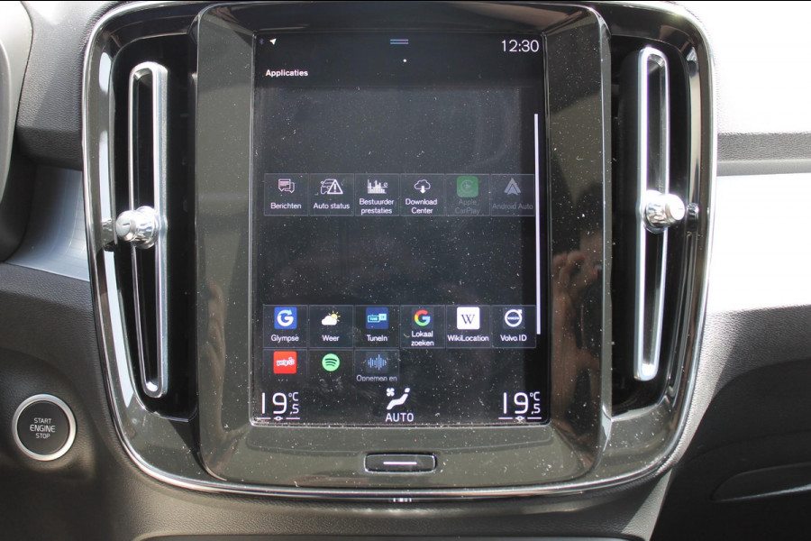 Volvo XC40 T5 262PK Automaat Recharge Business Pro Blis / Panoramisch schuif-kaneldak / Adaptieve Cruise Control / Parkeersensoren voor en achter met parkeercamera /Cross traffic alert