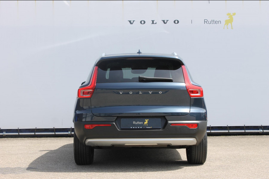 Volvo XC40 T5 262PK Automaat Recharge Business Pro Blis / Panoramisch schuif-kaneldak / Adaptieve Cruise Control / Parkeersensoren voor en achter met parkeercamera /Cross traffic alert