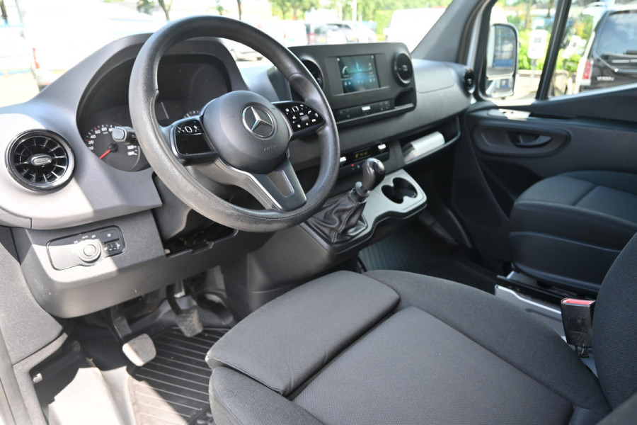 Mercedes-Benz Sprinter 315 CDI L2H1 RWD MBUX met camera, Geveerde stoel, Trekhaak, Etc.