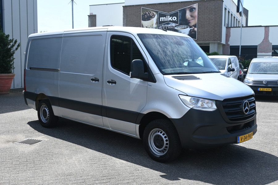 Mercedes-Benz Sprinter 315 CDI L2H1 RWD MBUX met camera, Geveerde stoel, Trekhaak, Etc.
