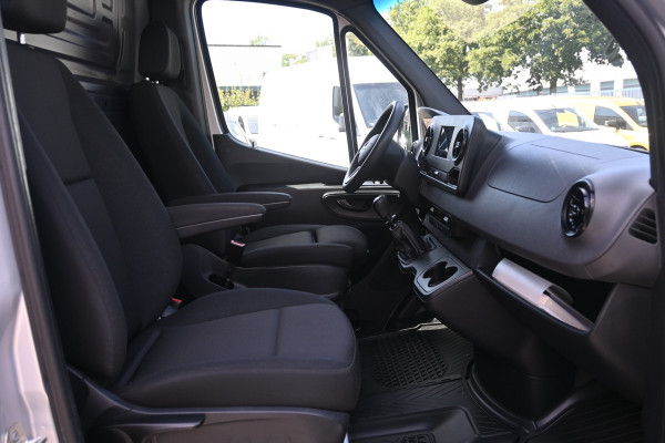 Mercedes-Benz Sprinter 315 CDI L2H1 RWD MBUX met camera, Geveerde stoel, Trekhaak, Etc.
