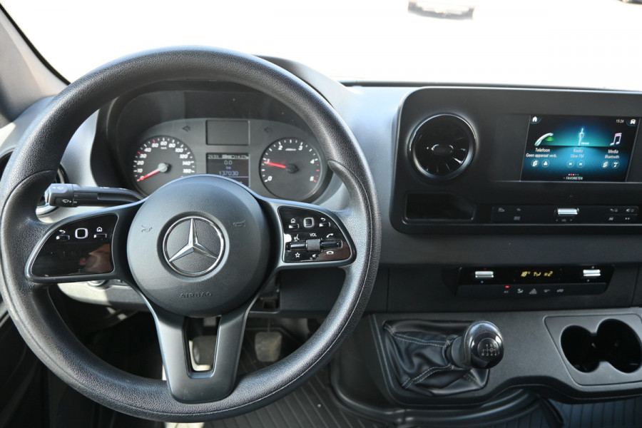 Mercedes-Benz Sprinter 315 CDI L2H1 RWD MBUX met camera, Geveerde stoel, Trekhaak, Etc.