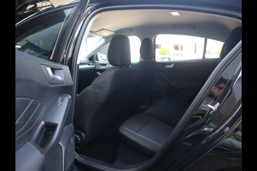 Ford Focus 1.0 EcoBoost Hybrid Titanium Carplay / Elekramen / Airco / Pdc