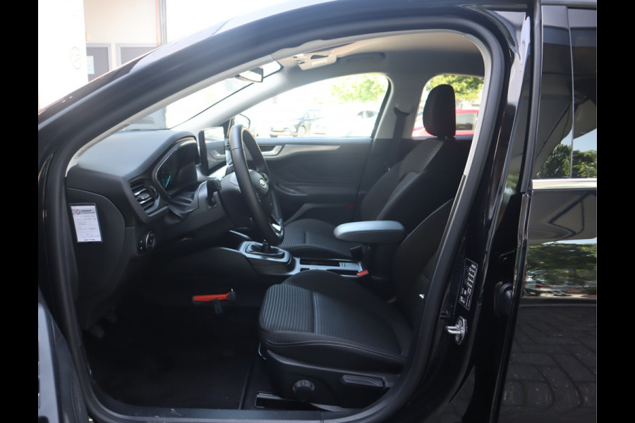 Ford Focus 1.0 EcoBoost Hybrid Titanium Carplay / Elekramen / Airco / Pdc