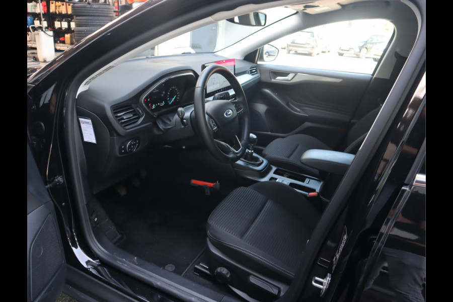 Ford Focus 1.0 EcoBoost Hybrid Titanium Carplay / Elekramen / Airco / Pdc
