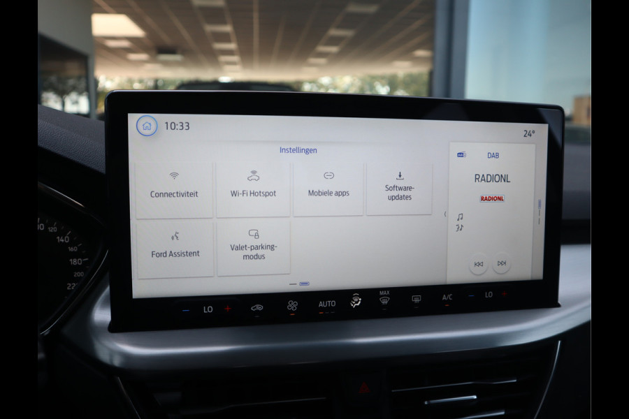 Ford Focus 1.0 EcoBoost Hybrid Titanium Carplay / Elekramen / Airco / Pdc