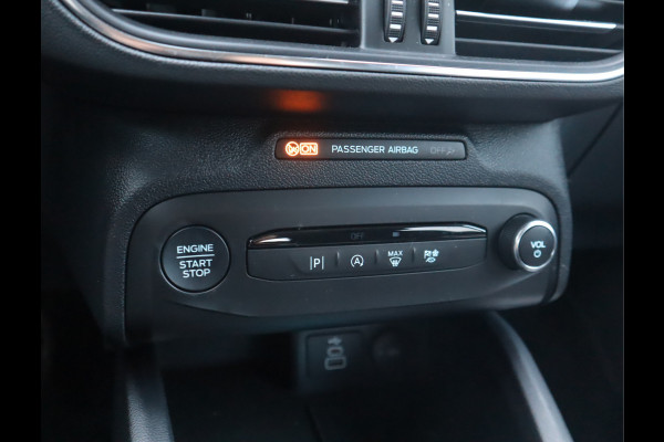 Ford Focus 1.0 EcoBoost Hybrid Titanium Carplay / Elekramen / Airco / Pdc