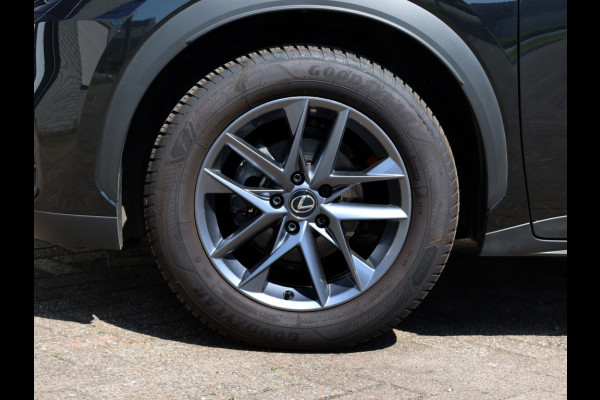 Lexus LBX 2WD Comfort & Safety | Stoelverwarming | Dodehoek | Parkeersenso