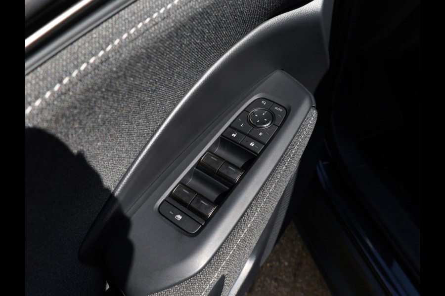 Lexus LBX 2WD Comfort & Safety | Stoelverwarming | Dodehoek | Parkeersenso