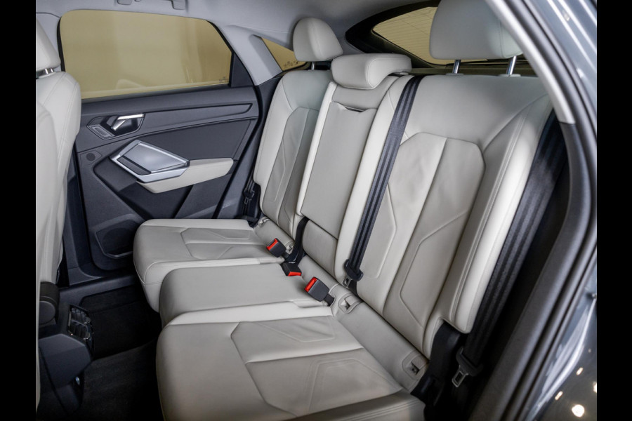 Audi Q3 Sportback 35 TFSI Business Edition / 150pk / Leder / Dodehoek herkenning / Stoelverwarming /