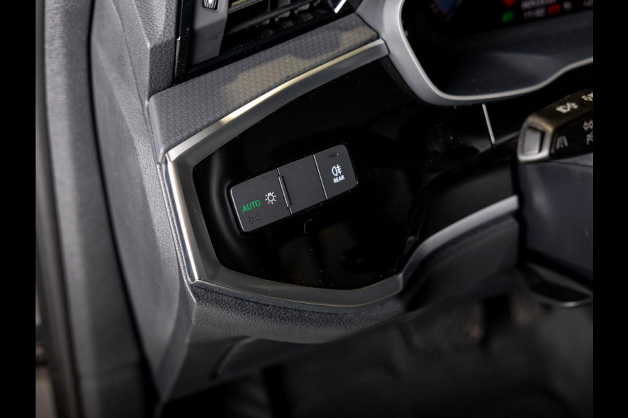 Audi Q3 Sportback 35 TFSI Business Edition / 150pk / Leder / Dodehoek herkenning / Stoelverwarming /