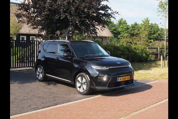 Kia e-Soul ExecutiveLine 64 kWh | Camera | Trekhaak | Harman Kardon | Head-Up Display | Apple Carplay |