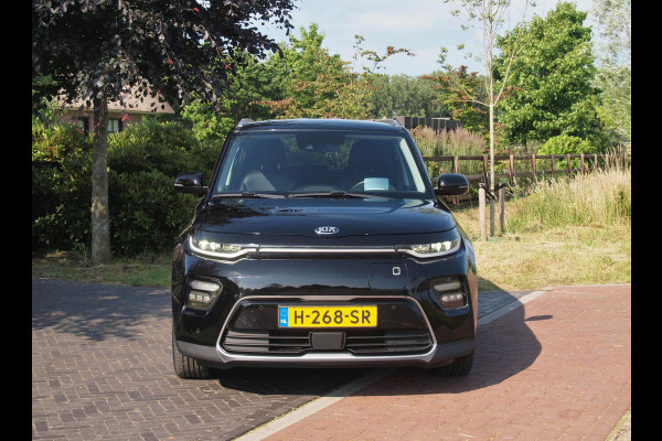 Kia e-Soul ExecutiveLine 64 kWh | Camera | Trekhaak | Harman Kardon | Head-Up Display | Apple Carplay |