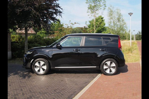 Kia e-Soul ExecutiveLine 64 kWh | Camera | Trekhaak | Harman Kardon | Head-Up Display | Apple Carplay |