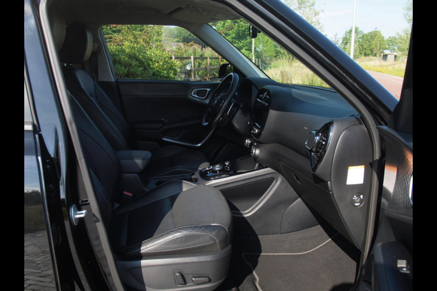 Kia e-Soul ExecutiveLine 64 kWh | Camera | Trekhaak | Harman Kardon | Head-Up Display | Apple Carplay |