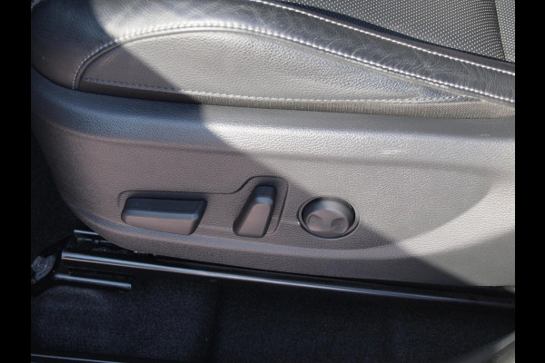 Kia e-Soul ExecutiveLine 64 kWh | Camera | Trekhaak | Harman Kardon | Head-Up Display | Apple Carplay |