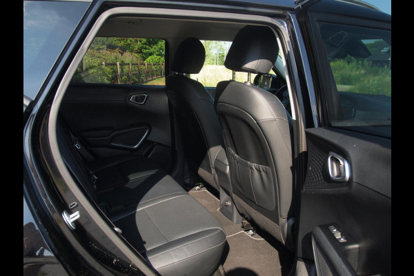 Kia e-Soul ExecutiveLine 64 kWh | Camera | Trekhaak | Harman Kardon | Head-Up Display | Apple Carplay |