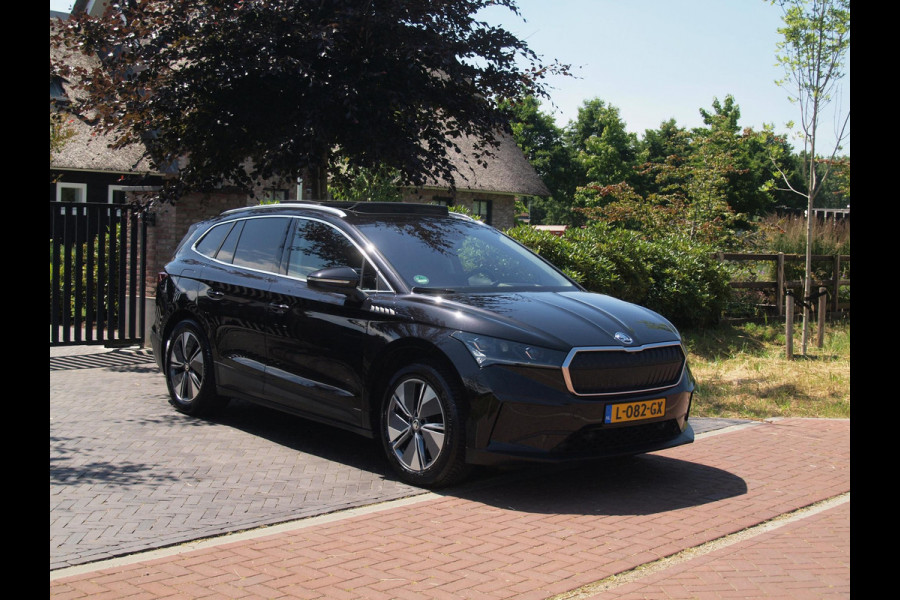 Škoda ENYAQ iV 80 | Panoramadak | Head-Up Display | Trekhaak | Camera | ACC |